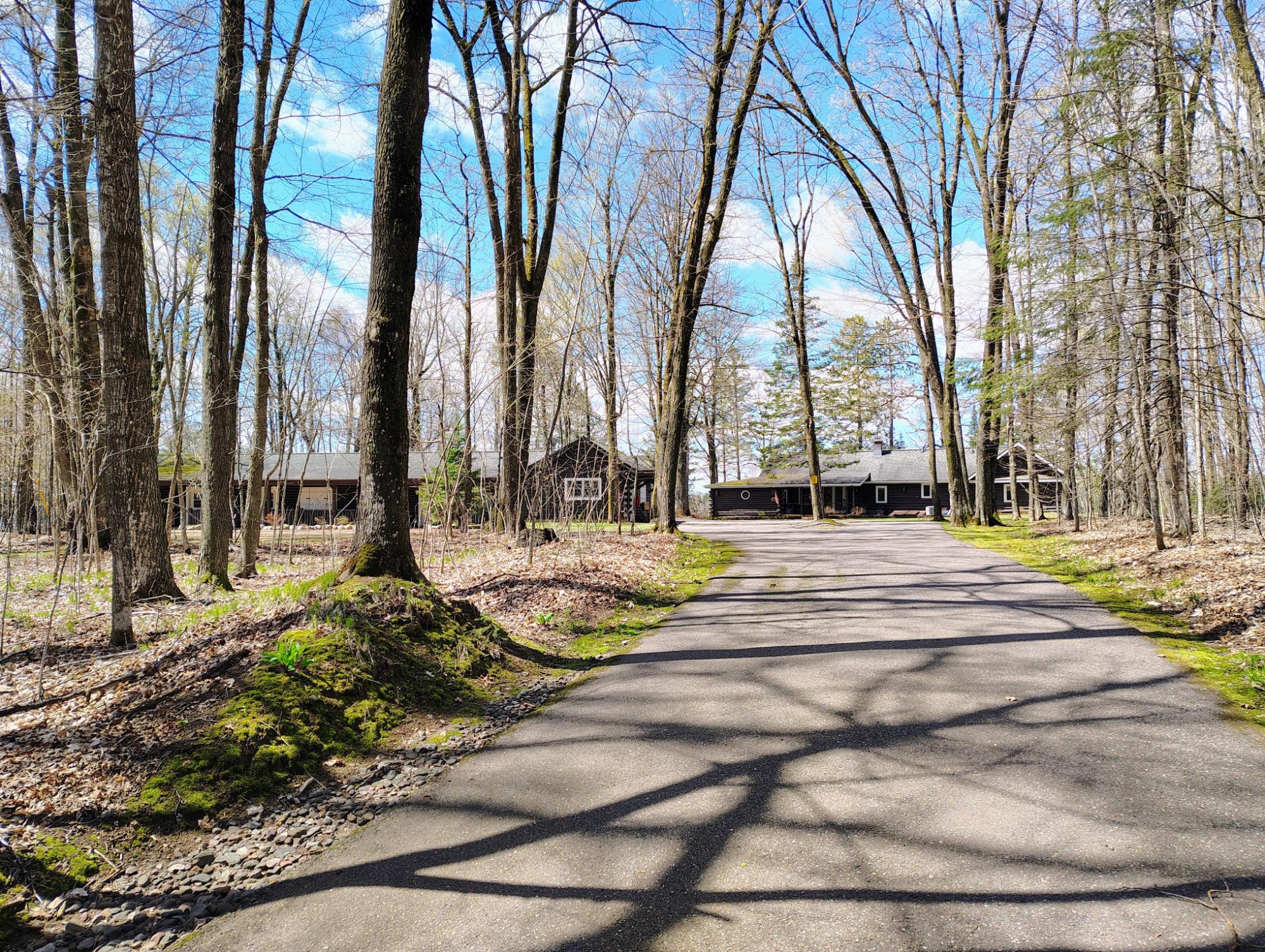 N16517 LAKESHORE DR