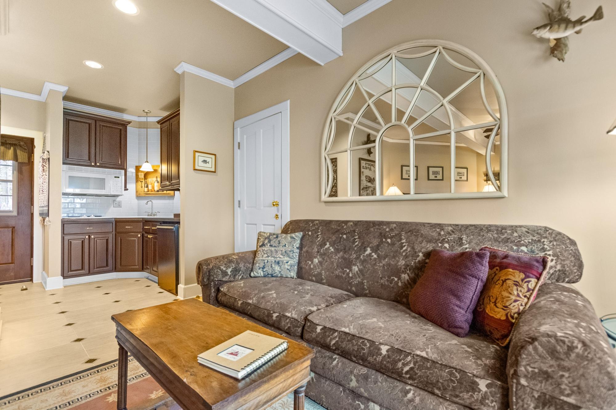 N16517 LAKESHORE DR