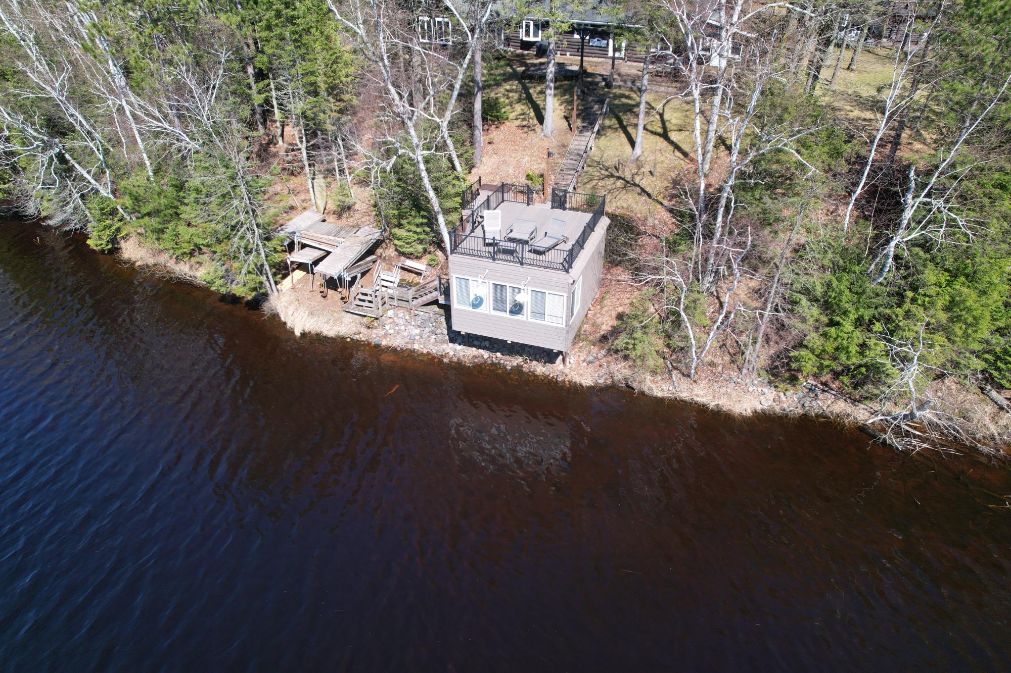N16517 LAKESHORE DR