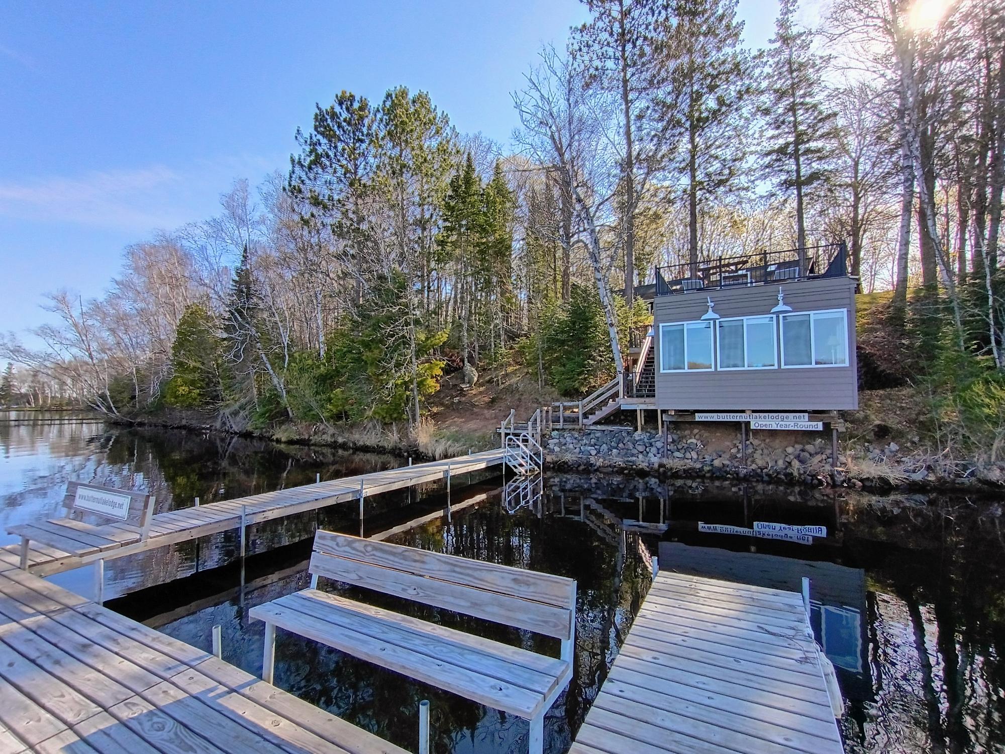 N16517 LAKESHORE DR