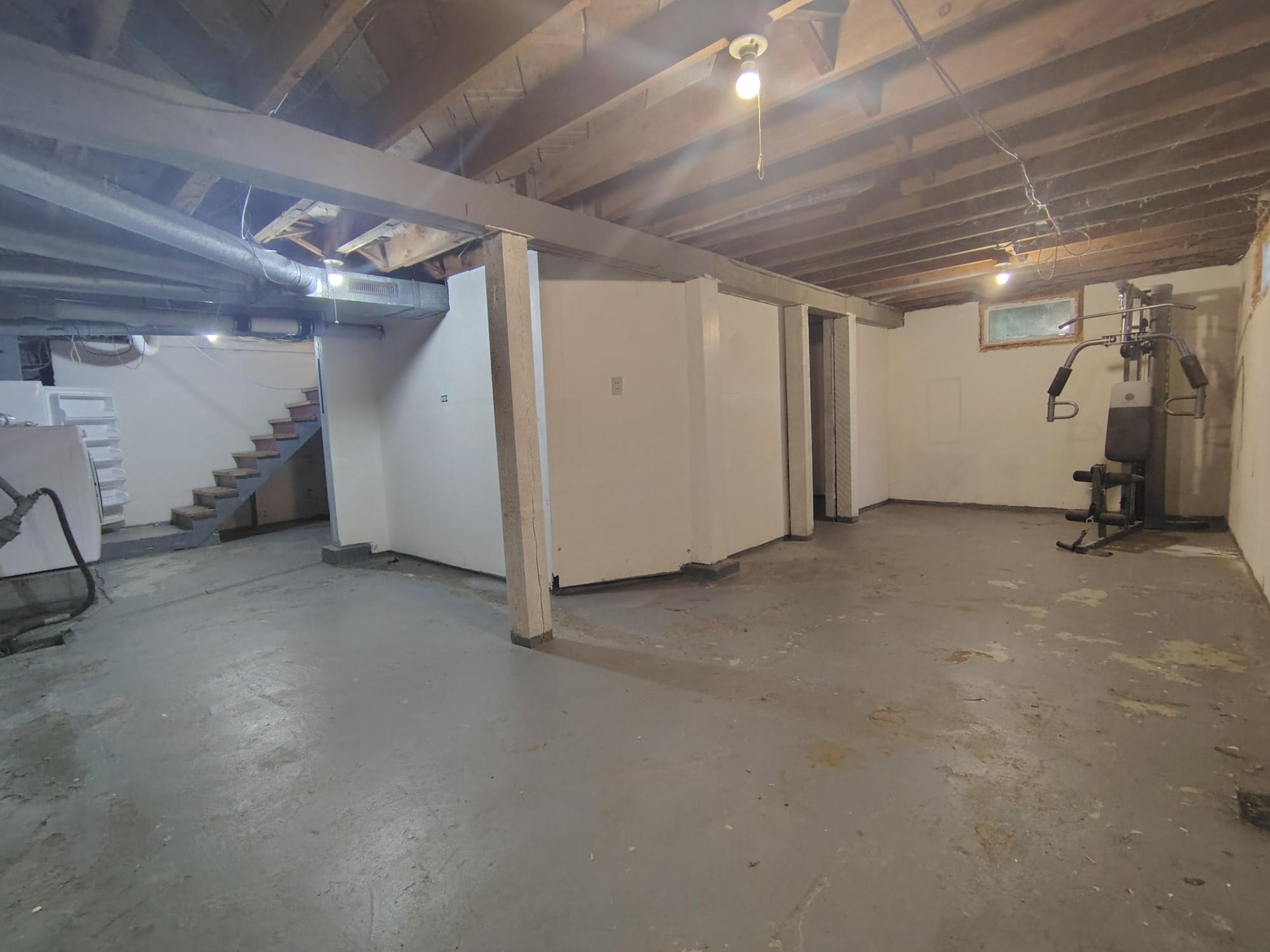 312 MAPLE ST