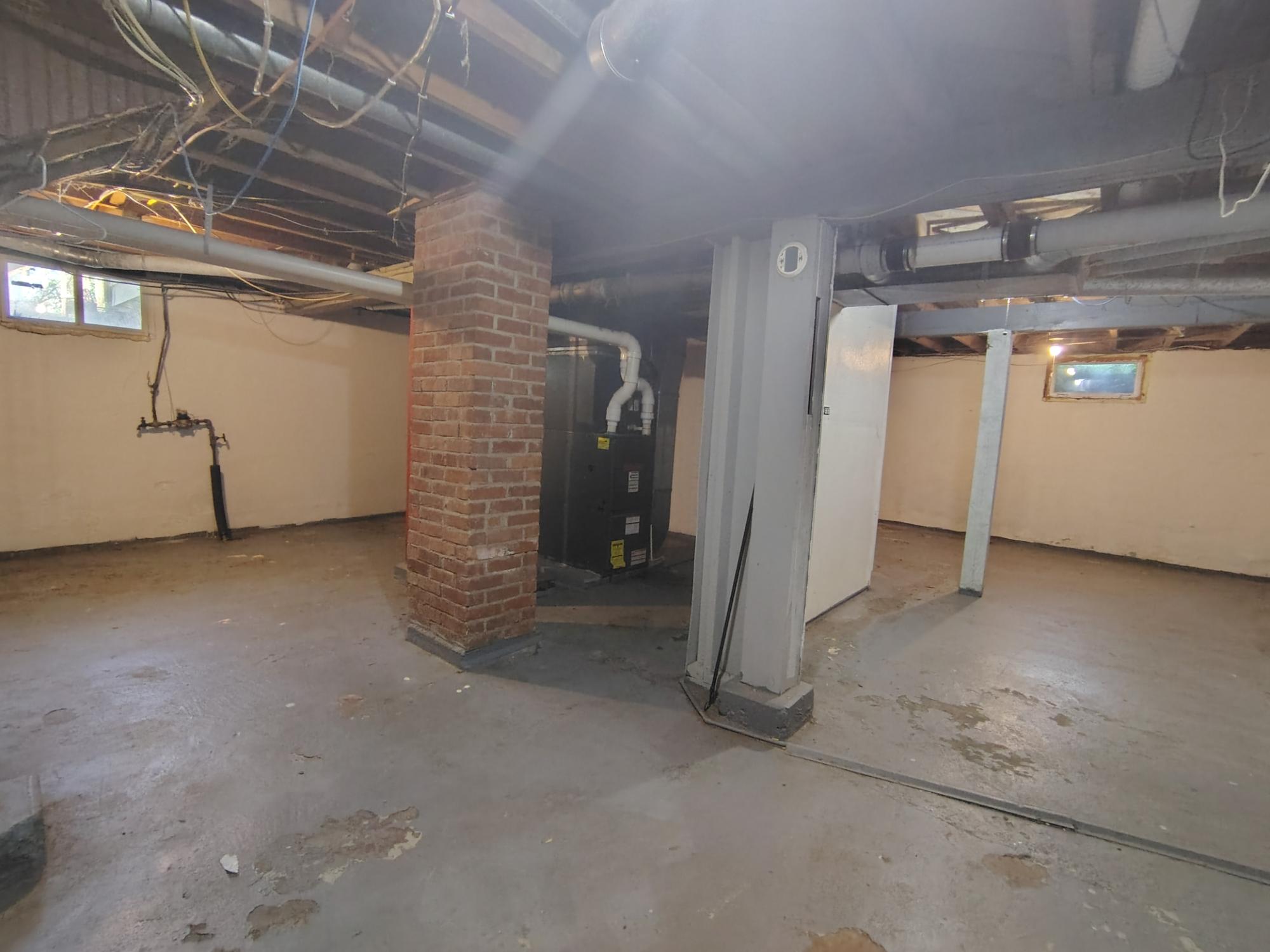 312 MAPLE ST