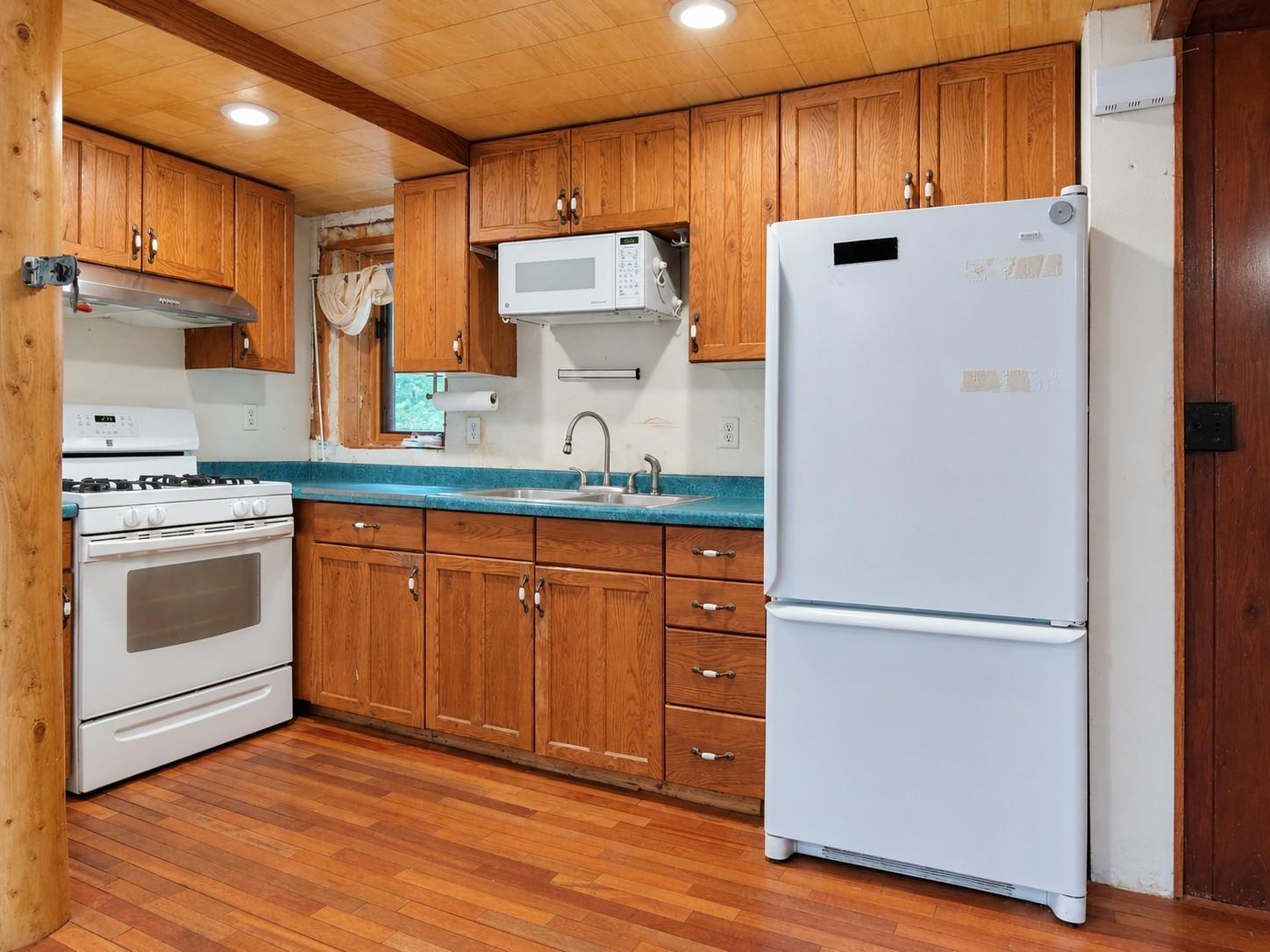 3740 W BEARSKULL RD