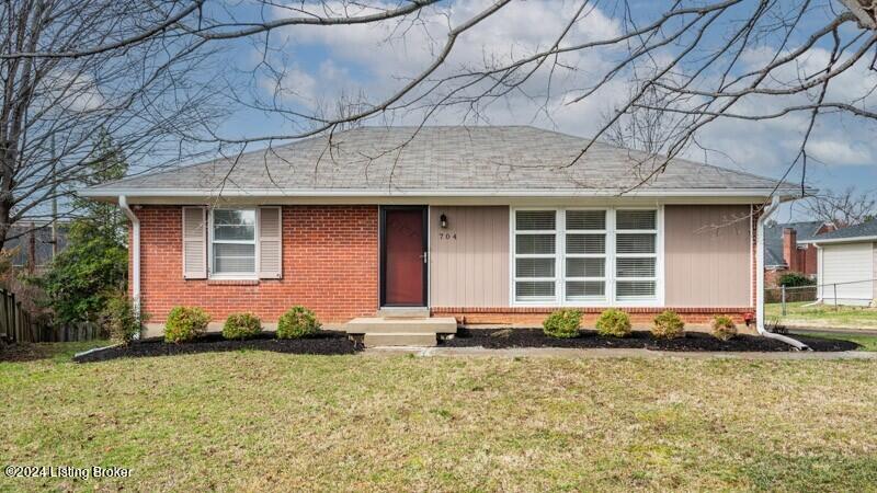704 Victoria Pl