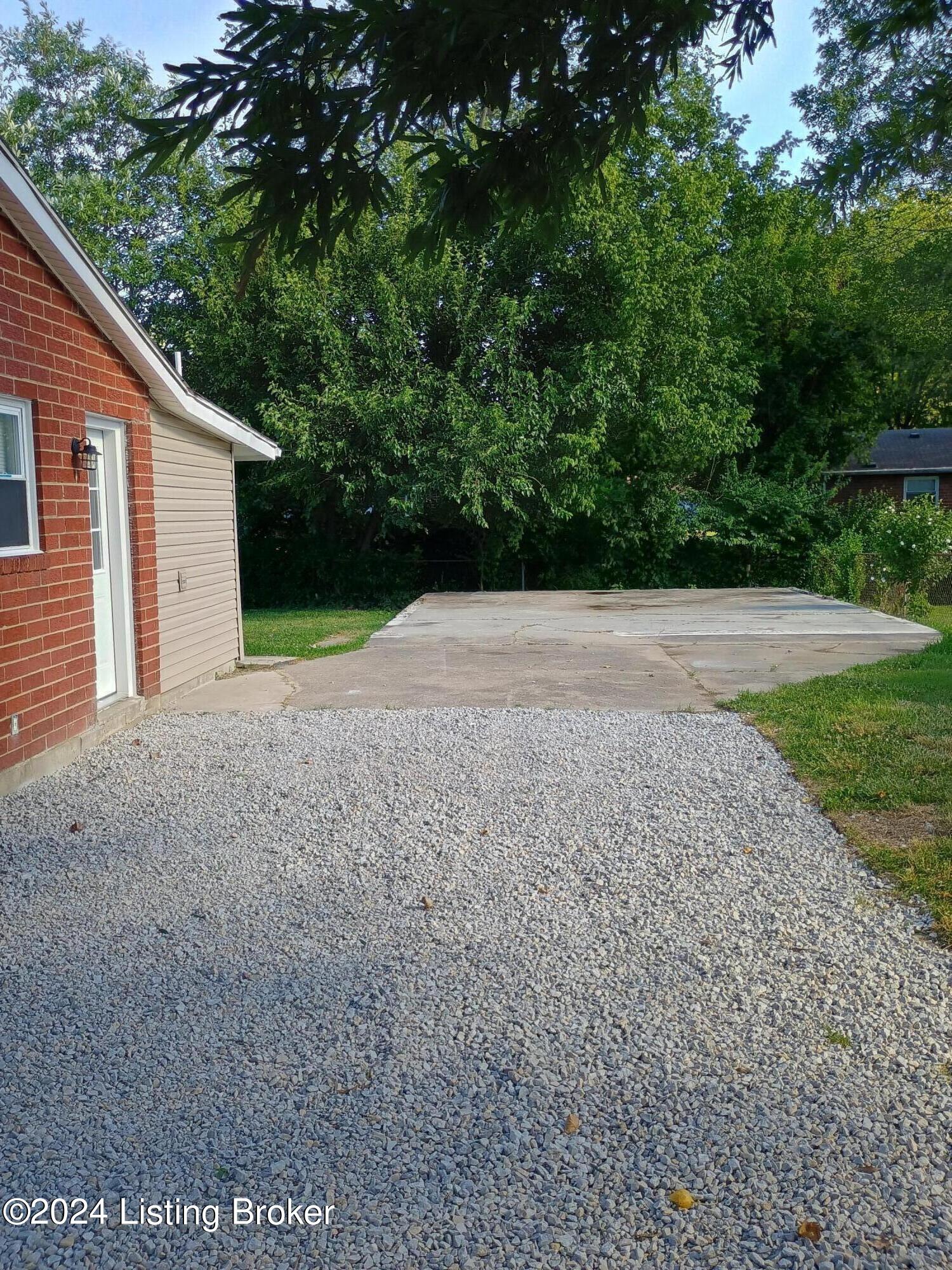612 Drummond Way