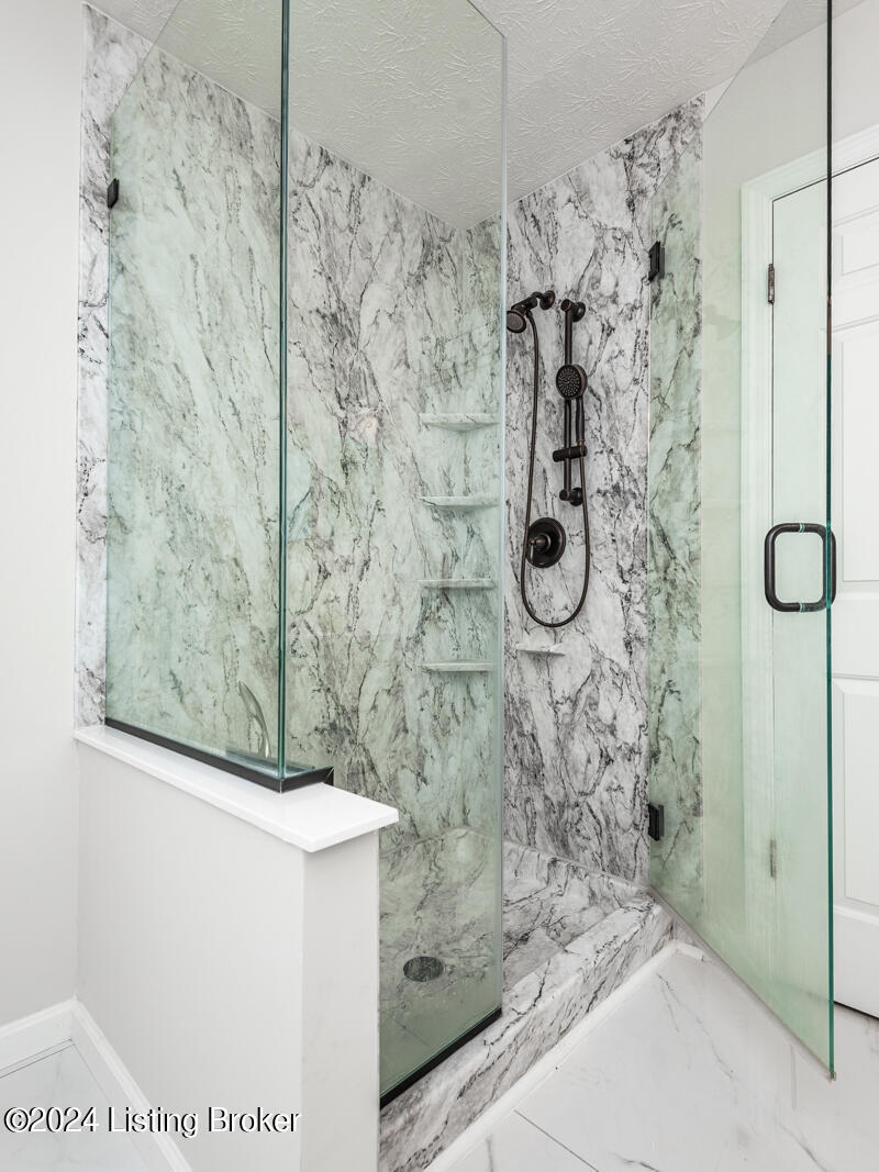 11906 Stable Springs Dr