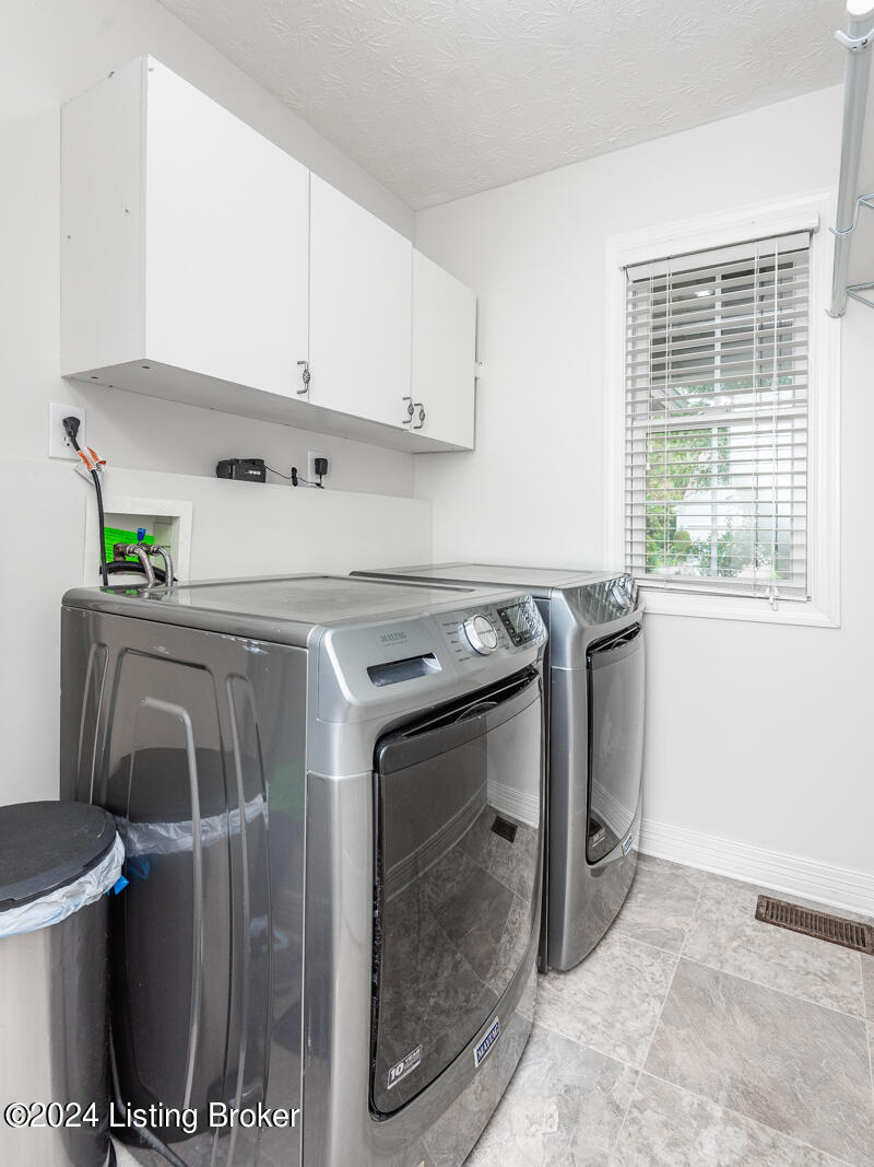 11906 Stable Springs Dr