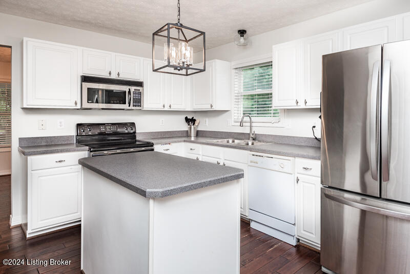 11906 Stable Springs Dr