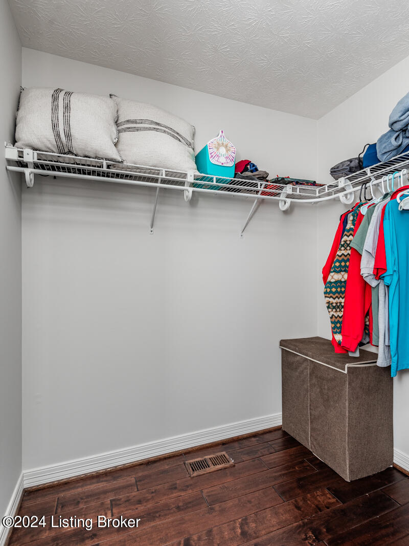 11906 Stable Springs Dr