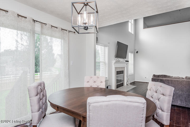 11906 Stable Springs Dr