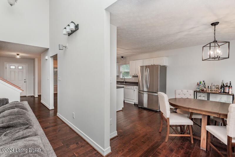 11906 Stable Springs Dr