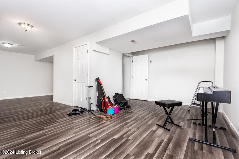 11906 Stable Springs Dr