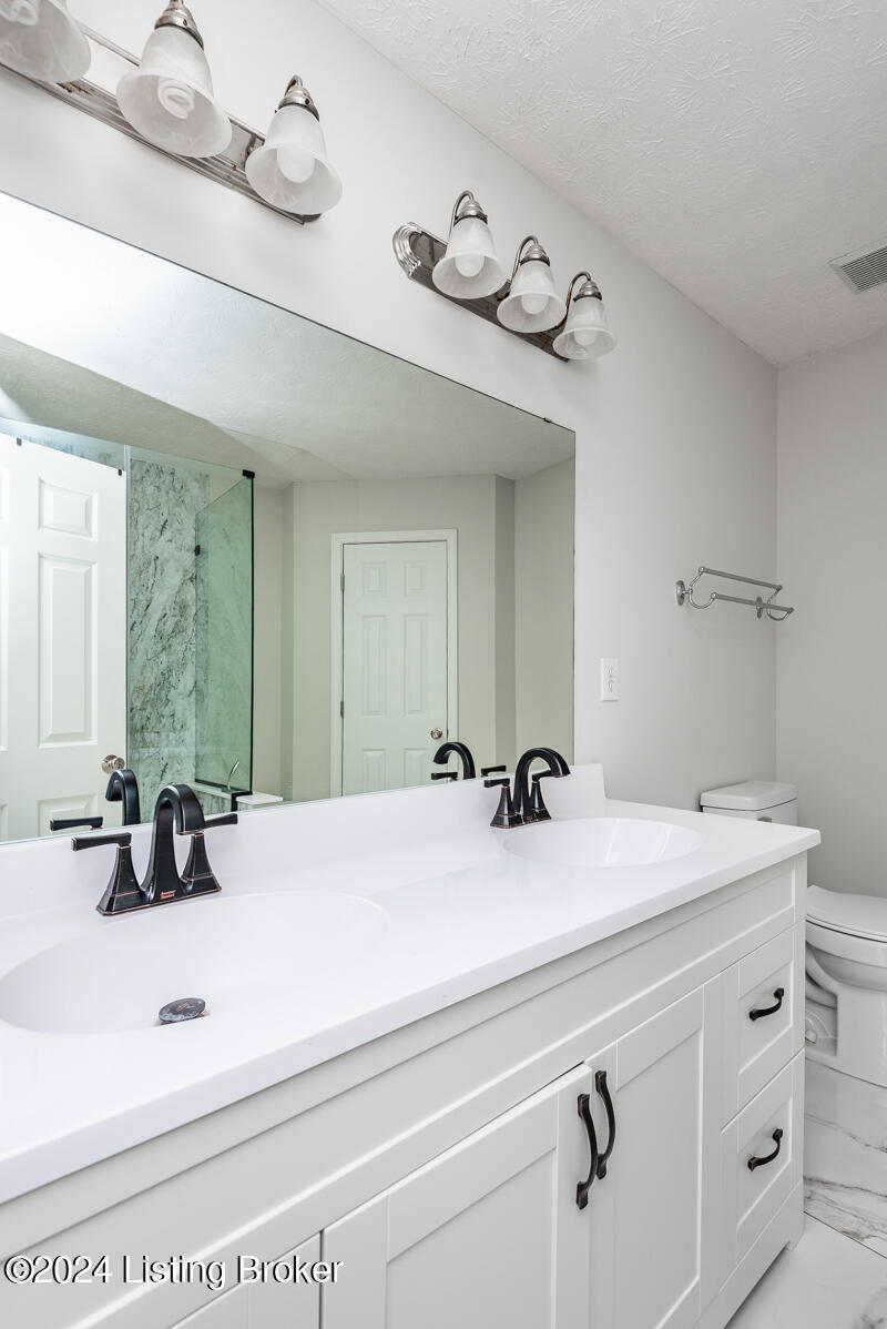 11906 Stable Springs Dr