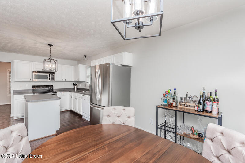 11906 Stable Springs Dr