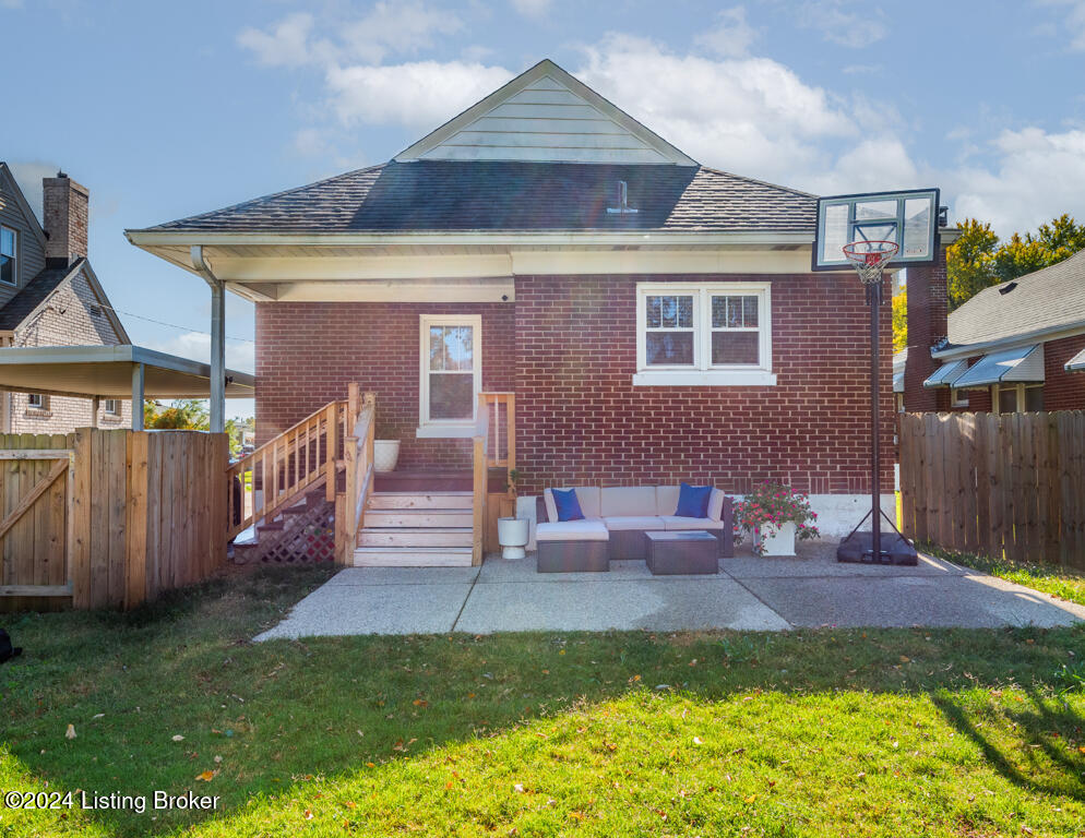 855 Melford Ave