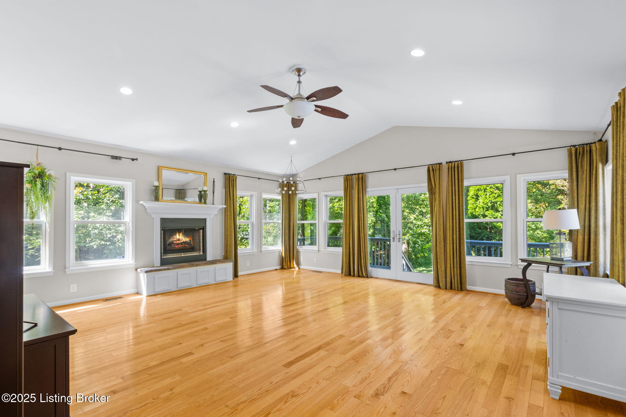 10101 Secretariat Dr