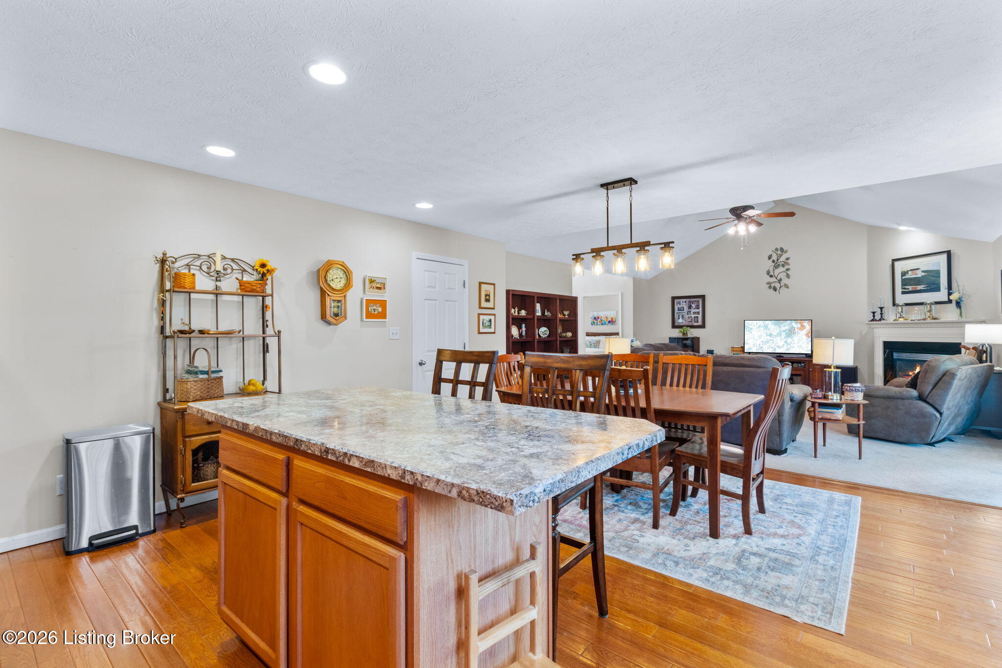 7928 Windgate Dr