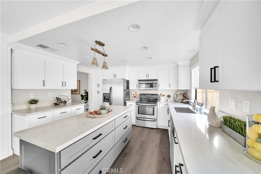 8571 Shadow Lane
