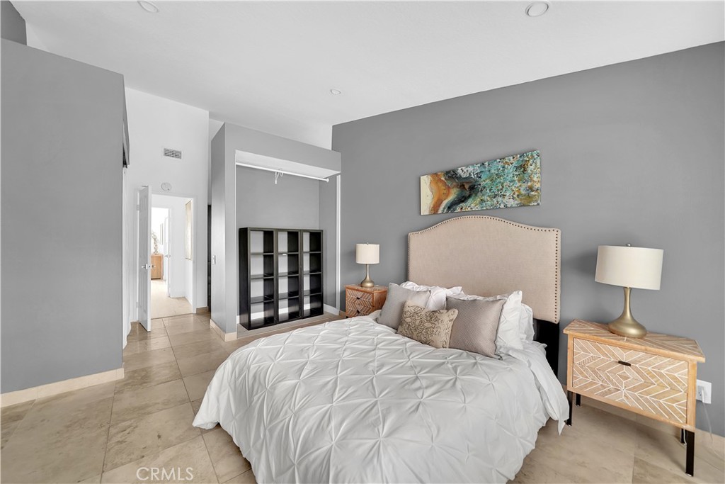 18072 Metcalf Lane