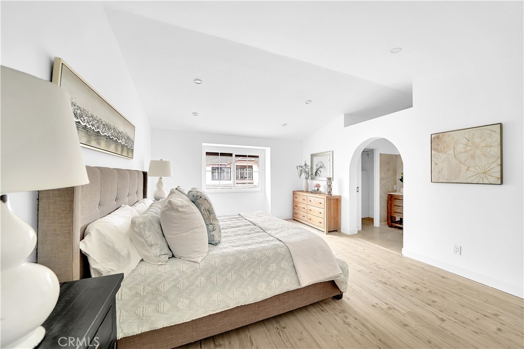 18072 Metcalf Lane