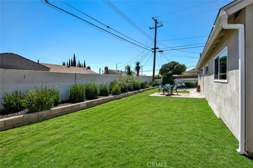 5022 Bluejay Circle