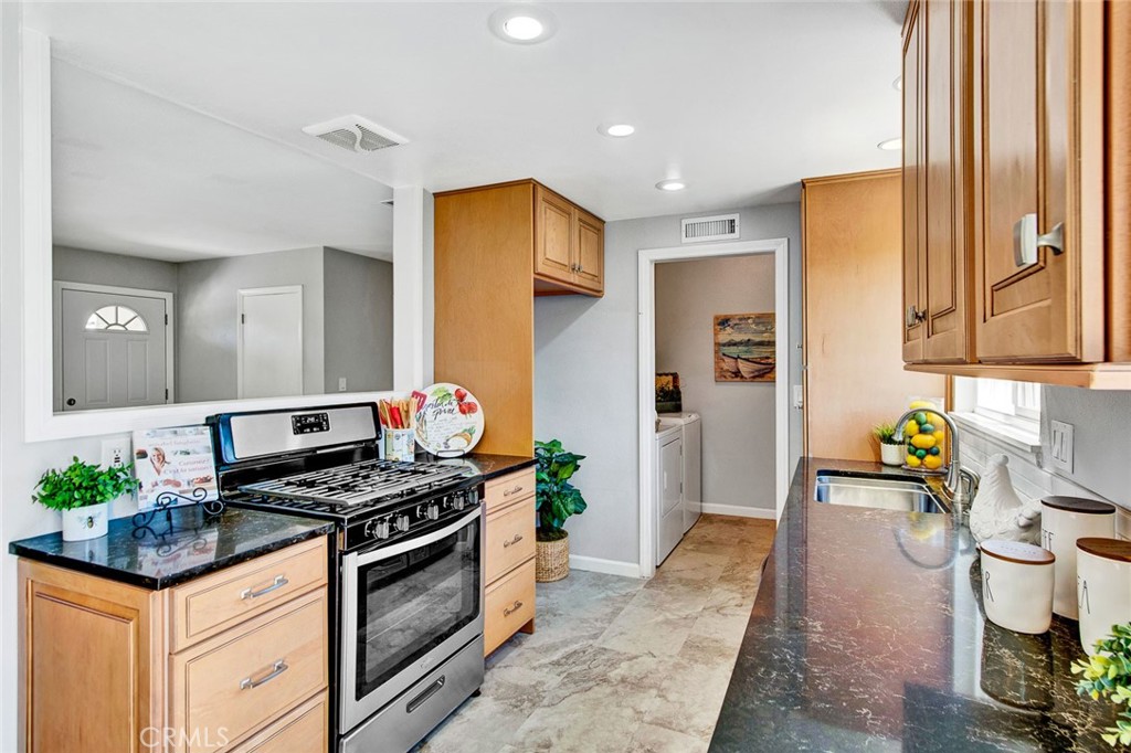 5022 Bluejay Circle