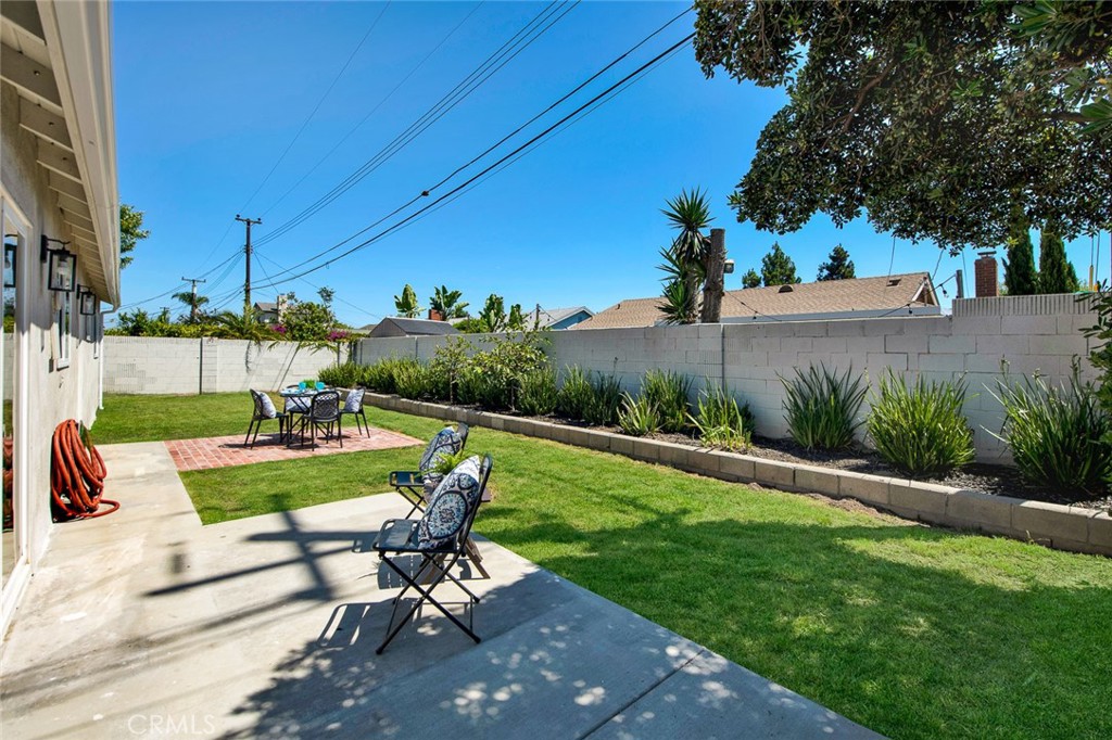 5022 Bluejay Circle