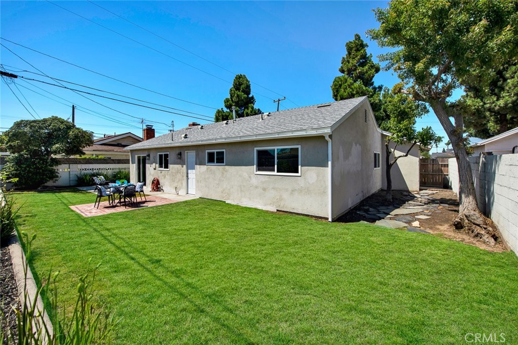 5022 Bluejay Circle