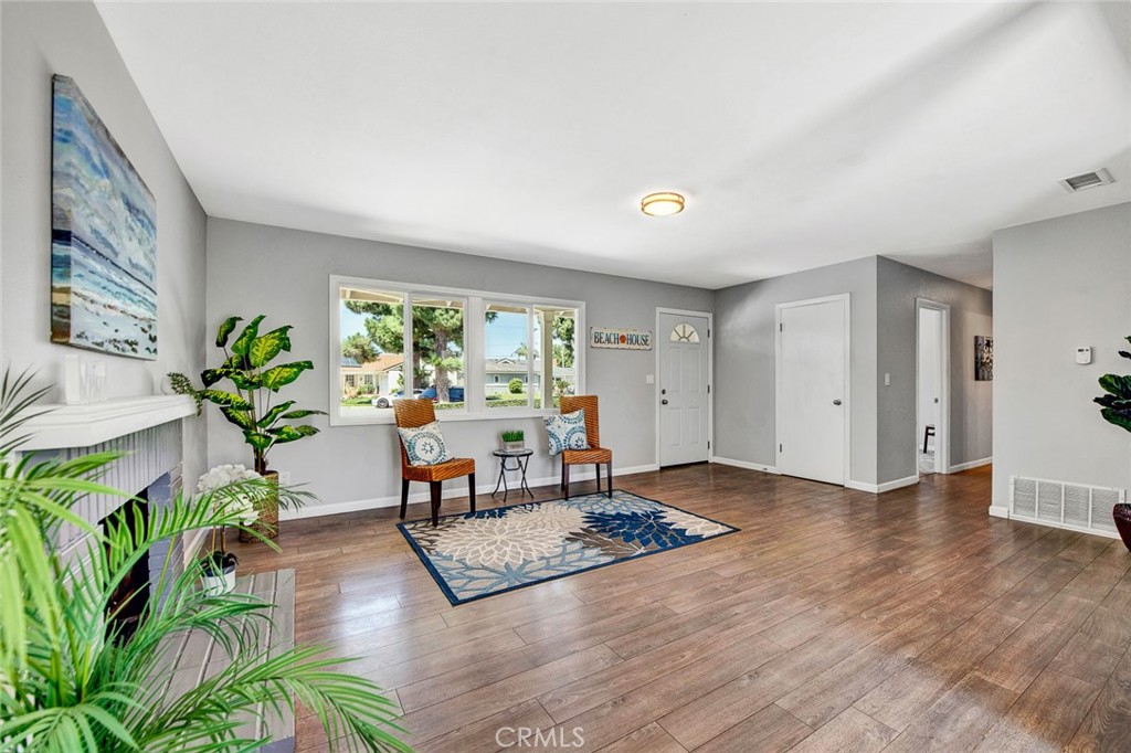 5022 Bluejay Circle