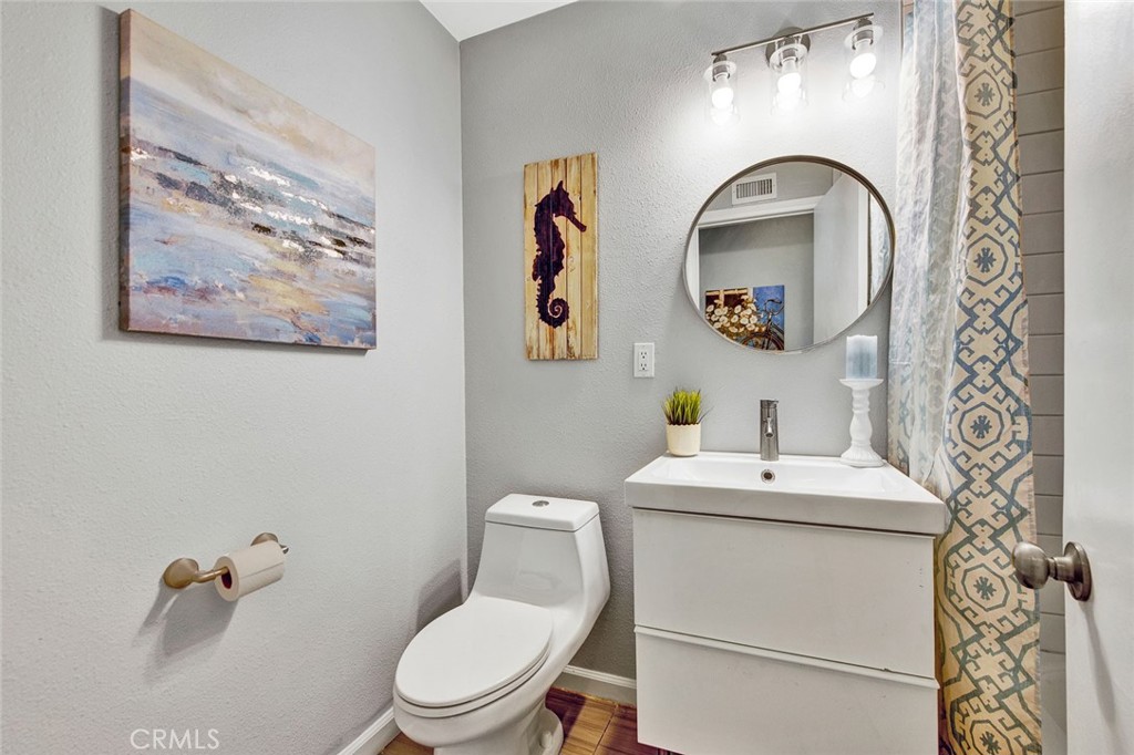 5022 Bluejay Circle