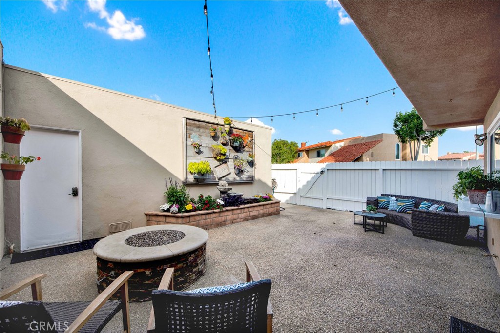 10555 La Rosa Circle