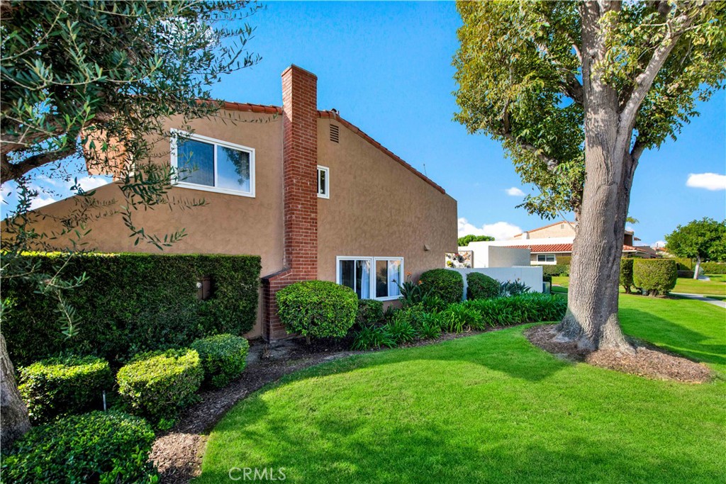 10555 La Rosa Circle