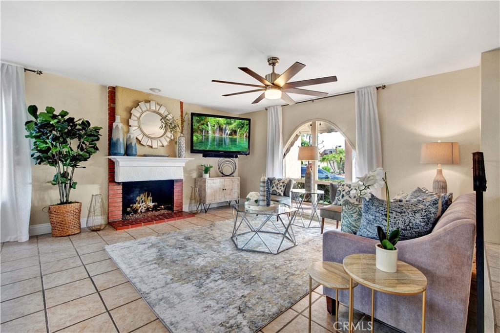 10555 La Rosa Circle