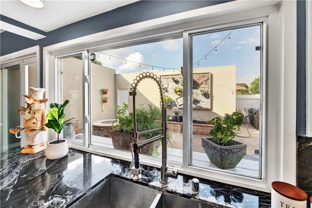 10555 La Rosa Circle
