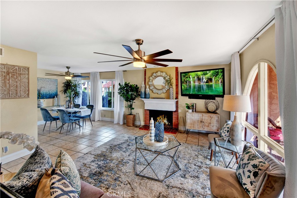 10555 La Rosa Circle