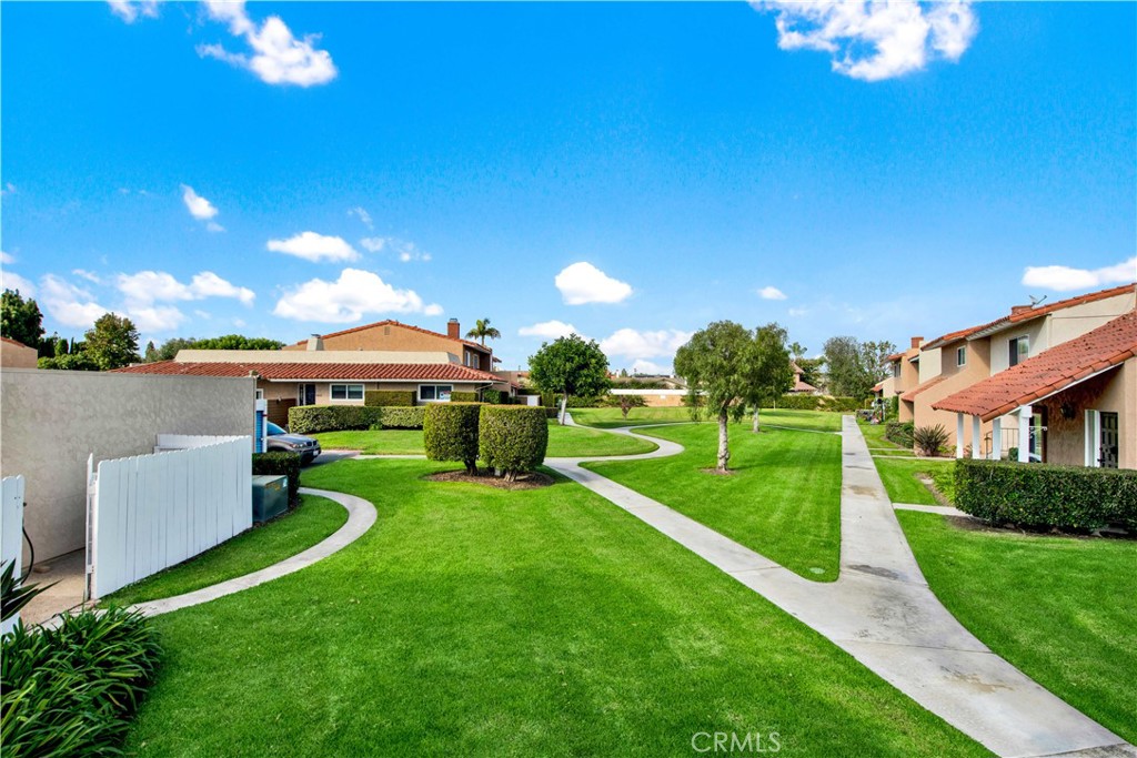 10555 La Rosa Circle