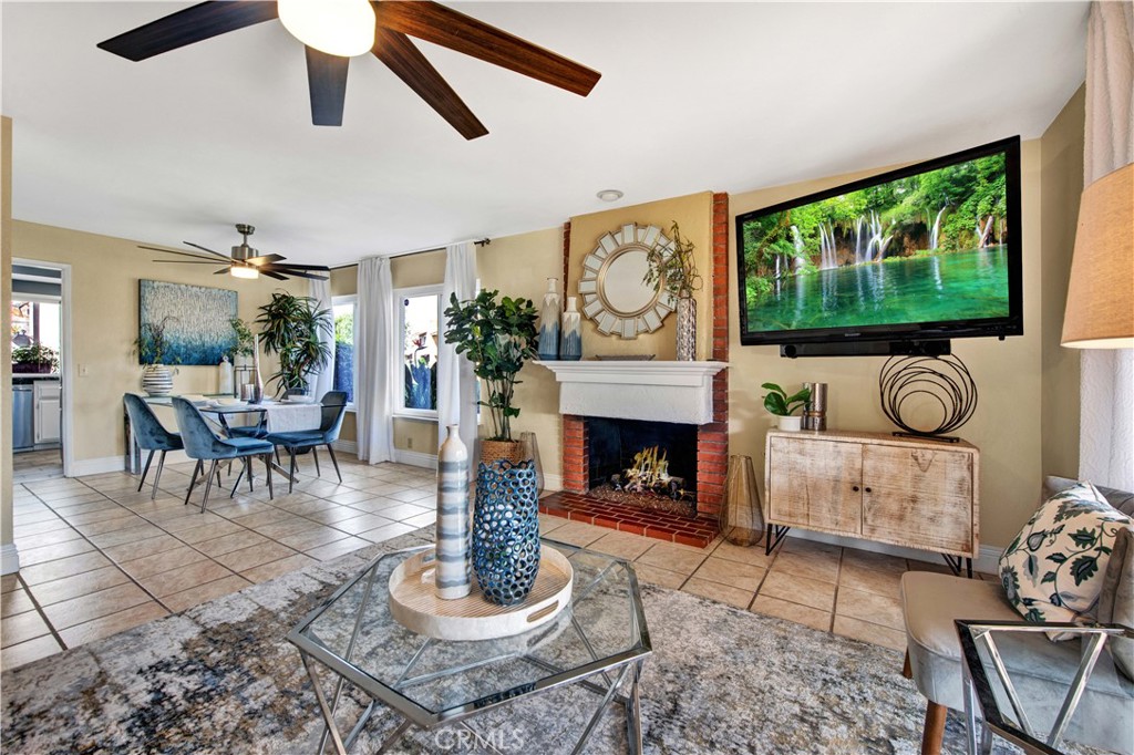 10555 La Rosa Circle