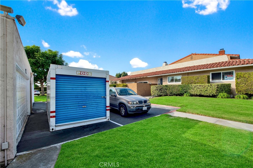 10555 La Rosa Circle