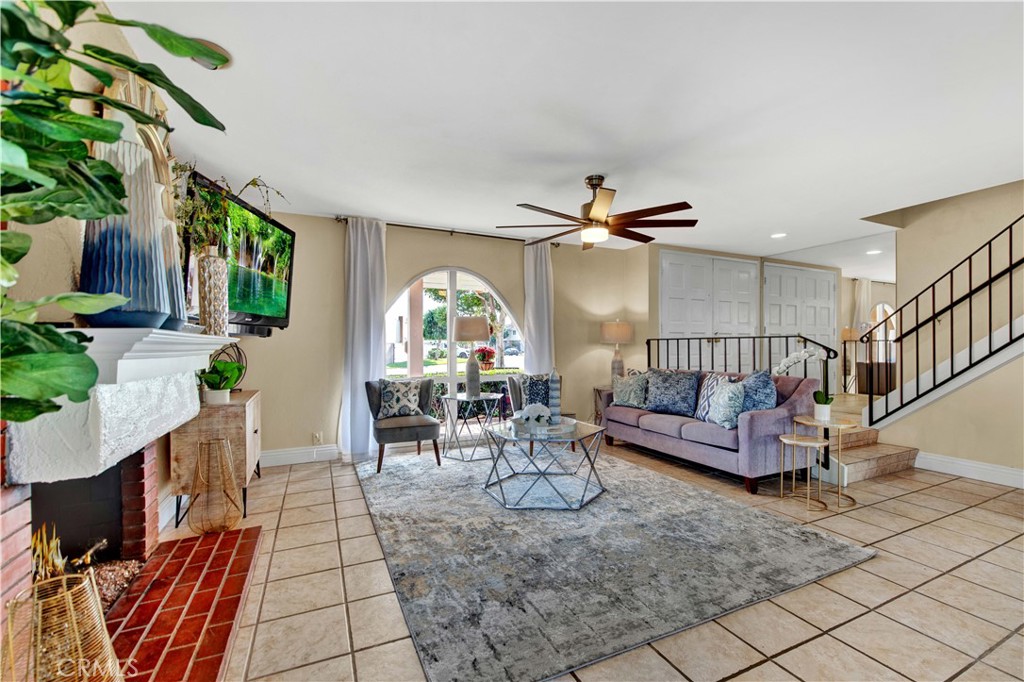 10555 La Rosa Circle