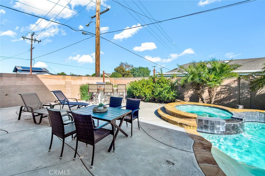 16516 Elm Circle