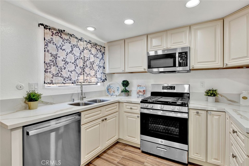 16285 S Summerview Cir 5