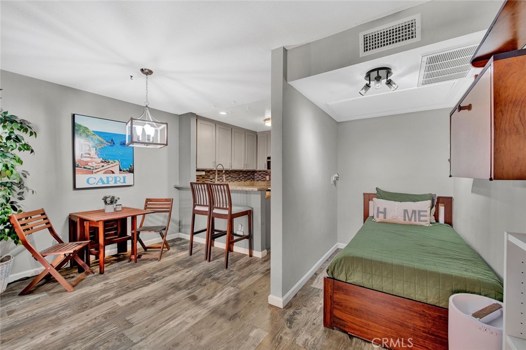 2900 Madison Ave B28