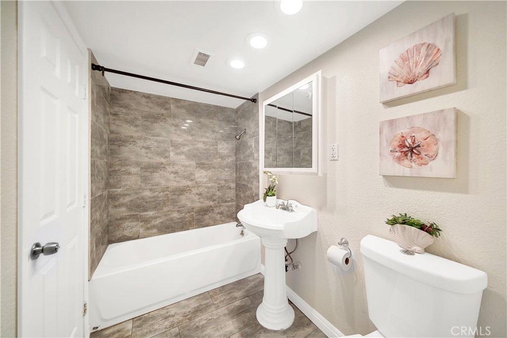 4491 Robinwood Cir