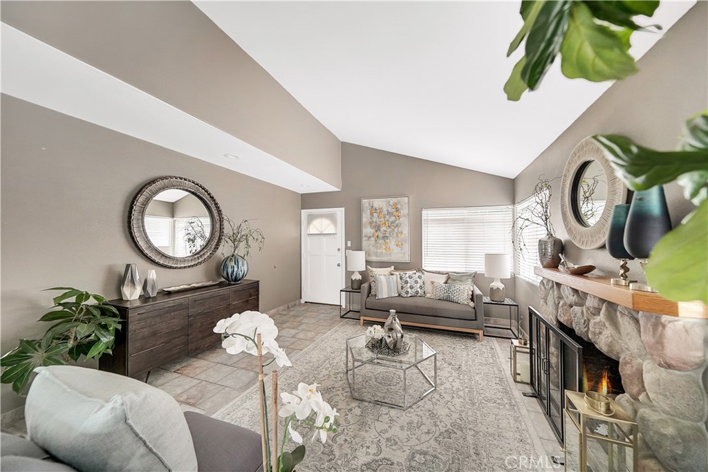4491 Robinwood Cir