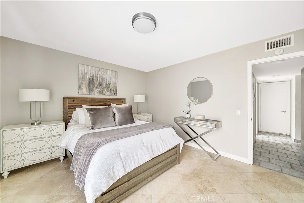 4491 Robinwood Cir