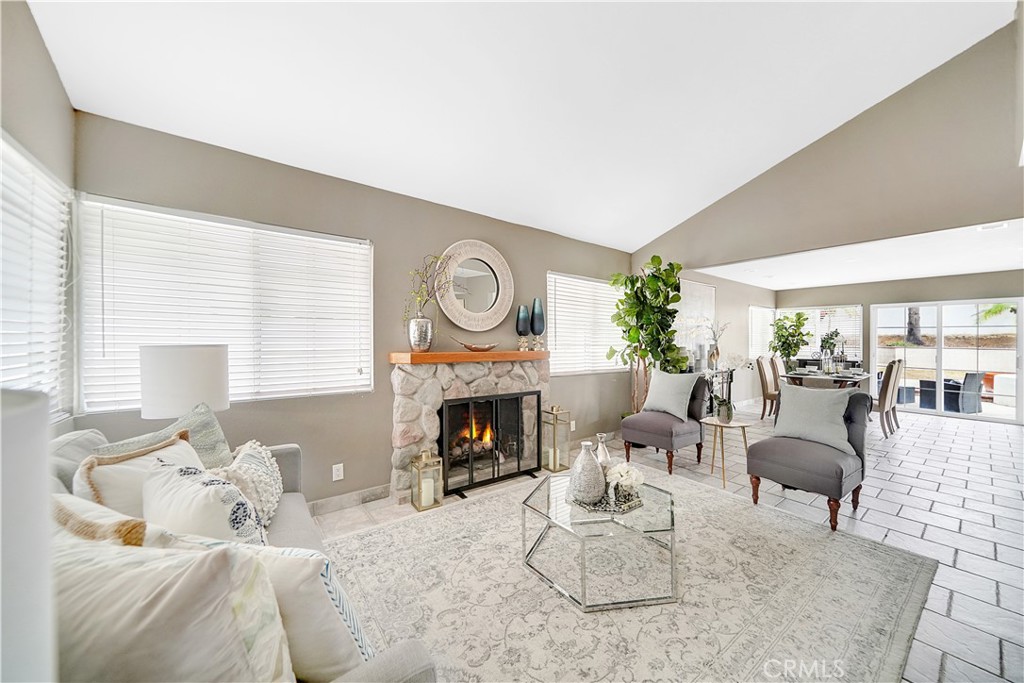 4491 Robinwood Cir