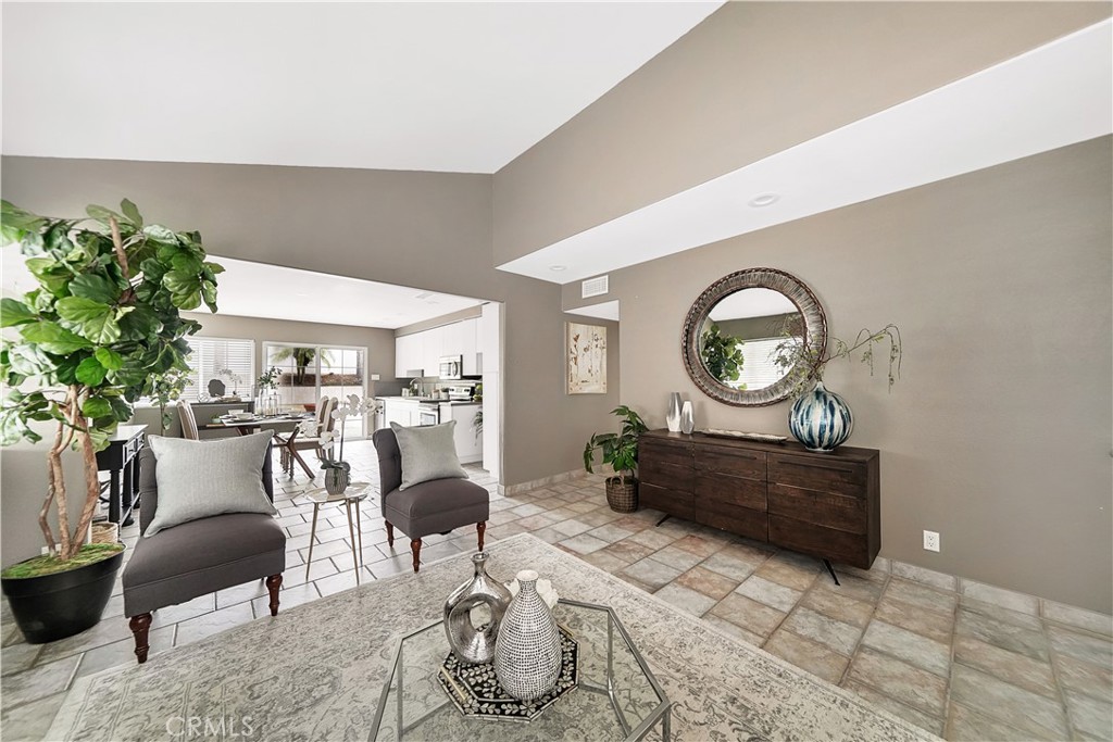 4491 Robinwood Cir