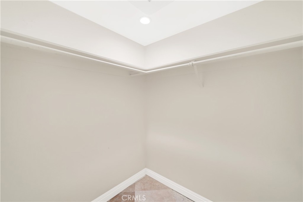 4491 Robinwood Cir