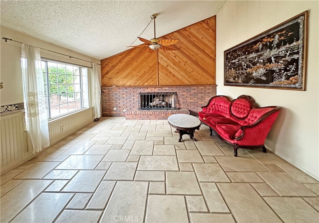 17972 Los Vasos Street