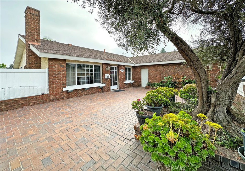 17972 Los Vasos Street